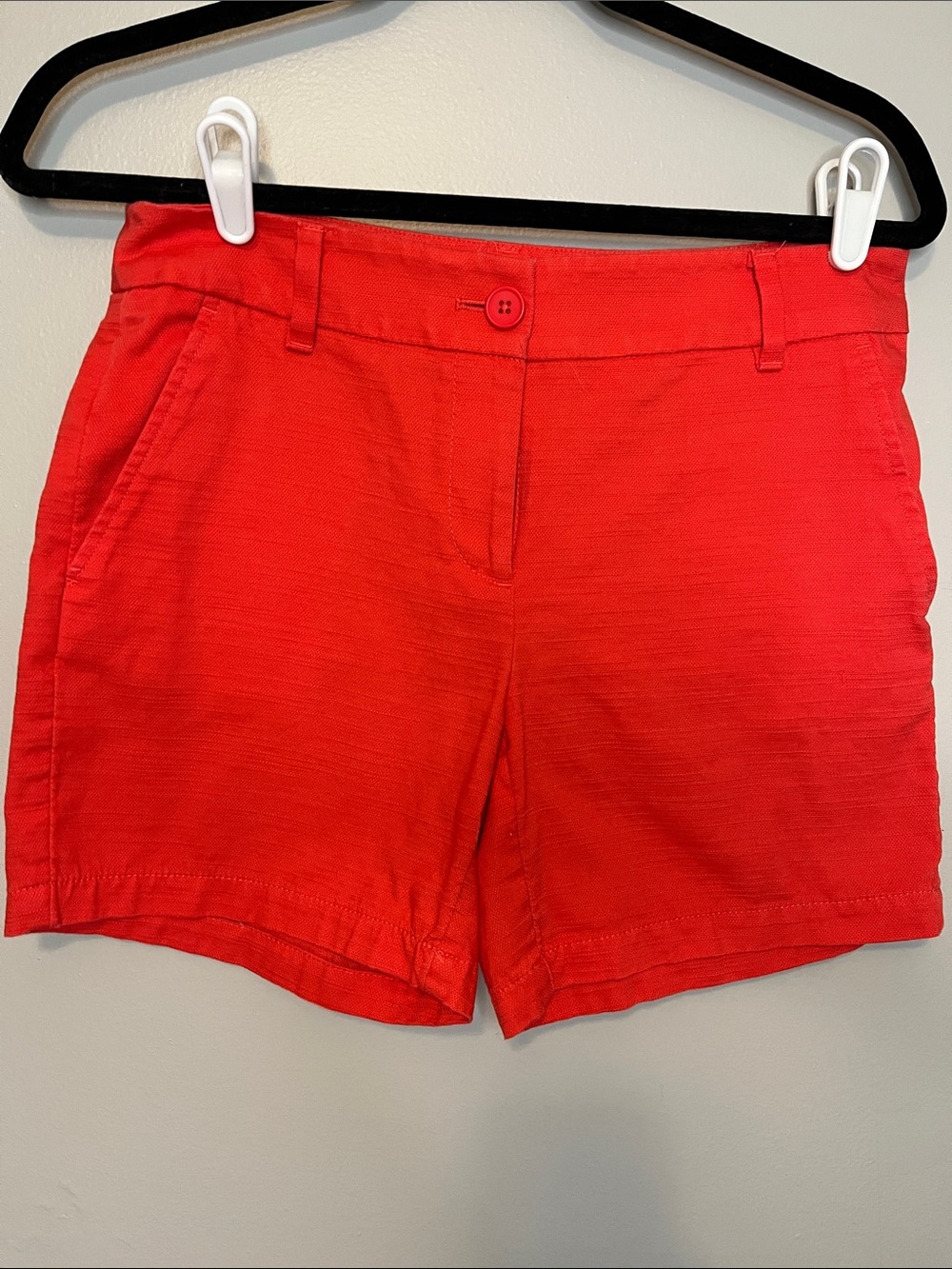 LOFT 100% Cotton Coral 6” Short with button closure